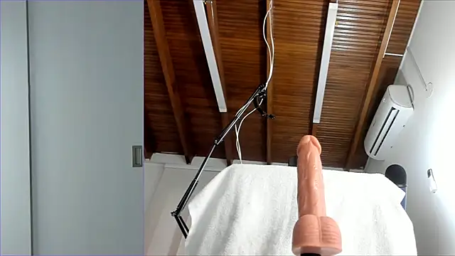 Lucy carter  online show from 11.12.25