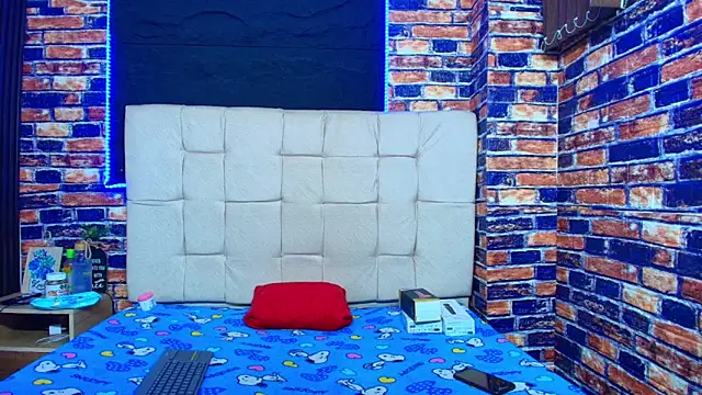 Snapshot of meelanyharux303av chatting on 01.14.26 meelanyharux303av online show from 01.14.26