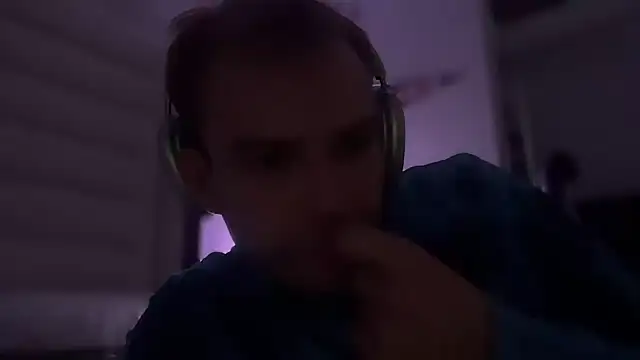 Snapshot of 69woodinson chatting on 12.19.25 69woodinson online show from 12.19.25