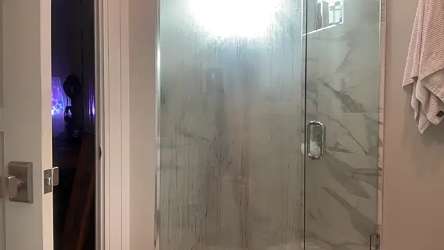 Snapshot of 69woodinson chatting on 12.21.25 69woodinson online show from 12.21.25