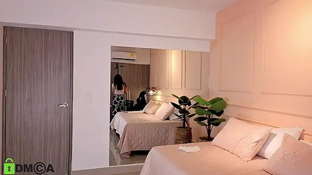 SHARONN     online show from 09.15.25