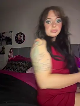 Snapshot of Hollyhudson123 chatting on 12.19.24 Hollyhudson123 online show from 12.19.24