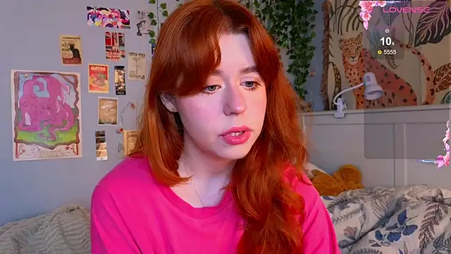 Snapshot of Penny_Staaar chatting on 04.22.26 Penny Staaar online show from 04.22.26