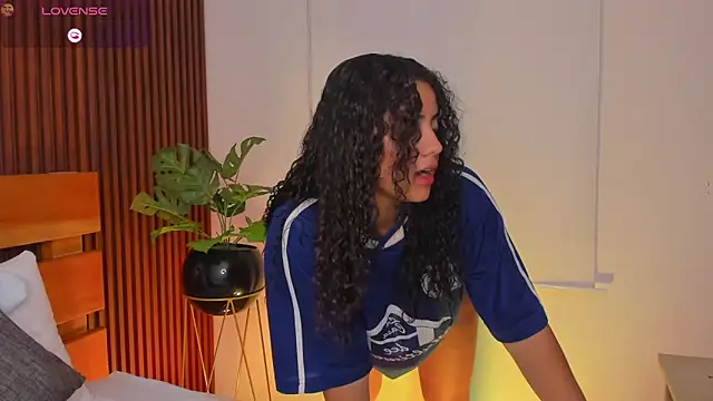 yaya23x online show from 11.19.25