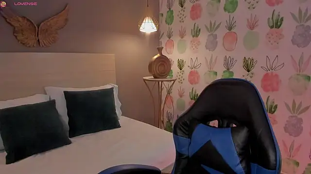 Snapshot of yaya23x chatting on 03.18.26 yaya23x online show from 03.18.26