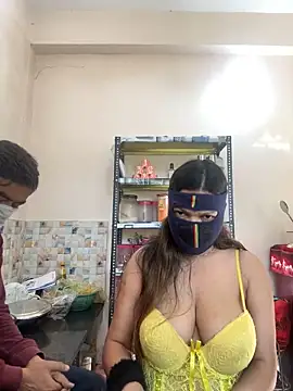 HoneyBearCpl online show from 02.02.25