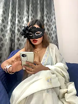 HoneyBearCpl online show from 09.26.25