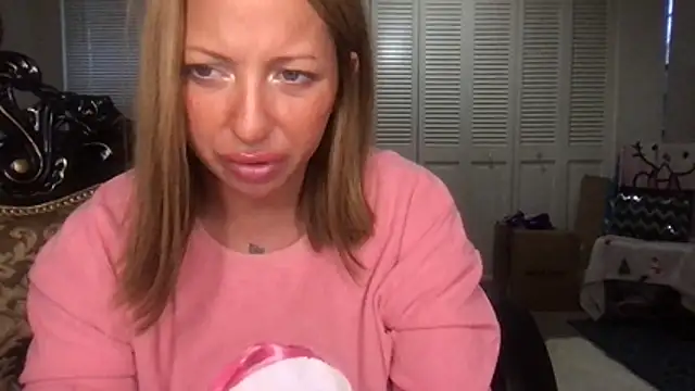 Snapshot of megansweetfromthevalley chatting on 12.13.25 megansweetfromthevalley online show from 12.13.25