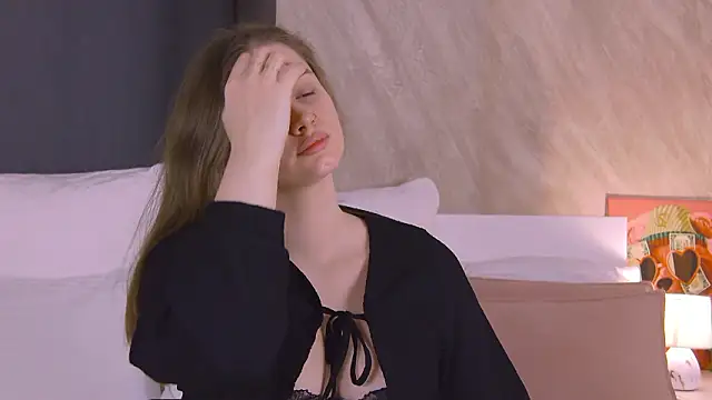 EllieHayes online show from 03.09.26