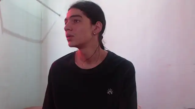 Snapshot of praiforu chatting on 01.31.25 praiforu online show from 01.31.25