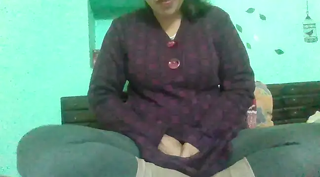 Snapshot of RupaSharma chatting on 12.29.24 RupaSharma online show from 12.29.24