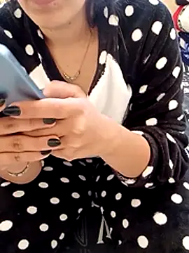 ShadiaStar online show from 11.28.25