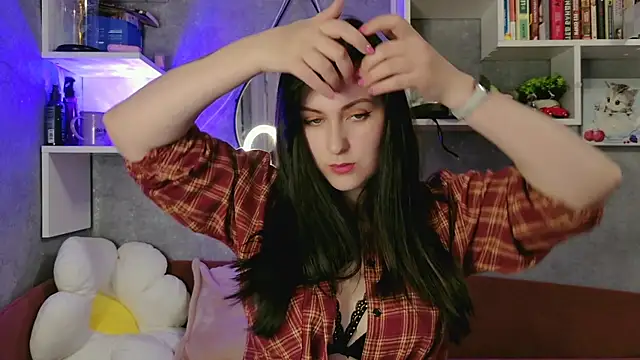 liya gorgeous online show from 04.23.26