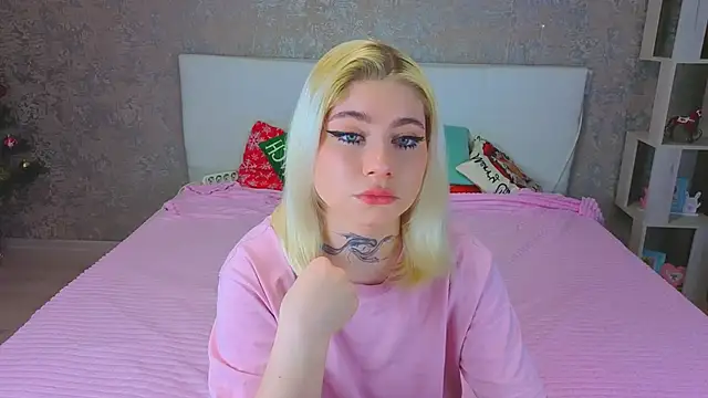 Snapshot of NikaRocks chatting on 02.08.26 NikaRocks online show from 02.08.26