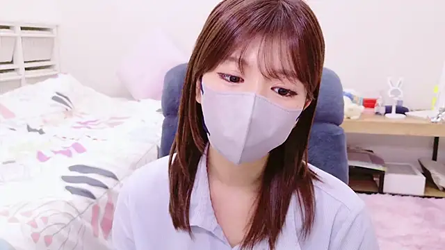 Snapshot of Runarunapi chatting on 09.29.25 Runarunapi online show from 09.29.25