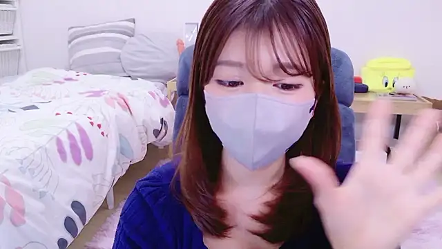 Snapshot of Runarunapi chatting on 10.24.25 Runarunapi online show from 10.24.25