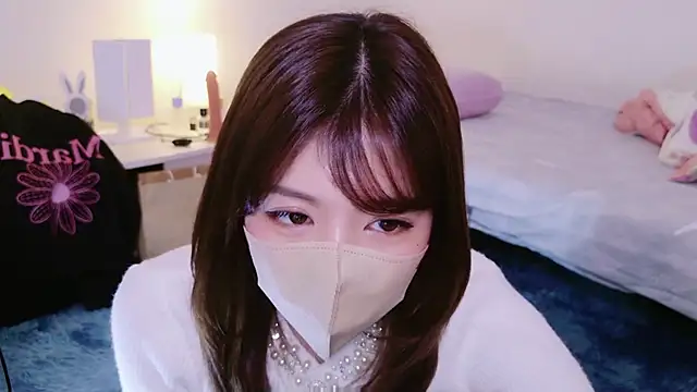 Snapshot of Runarunapi chatting on 10.28.25 Runarunapi online show from 10.28.25