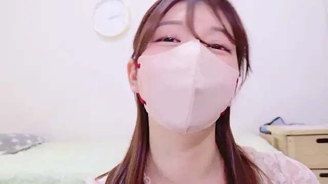 Snapshot of Runarunapi chatting on 11.14.25 Runarunapi online show from 11.14.25