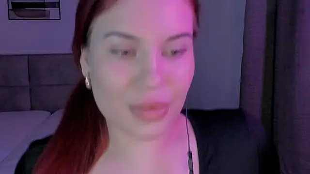 Snapshot of evaharve chatting on 05.14.26 evaharve online show from 05.14.26