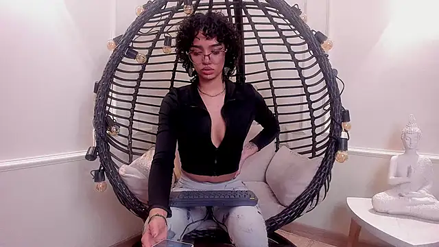 Snapshot of slutty_venus chatting on 01.12.25 slutty venus online show from 01.12.25