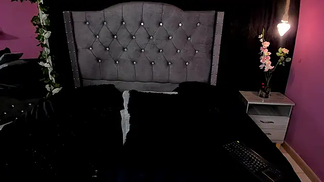 Snapshot of slutty_venus chatting on 02.27.25 slutty venus online show from 02.27.25