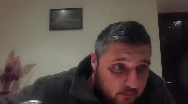 Snapshot of _revianzip1 chatting on 12.18.24  revianzip1 online show from 12.18.24