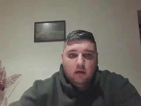 Snapshot of _revianzip1 chatting on 12.26.24  revianzip1 online show from 12.26.24