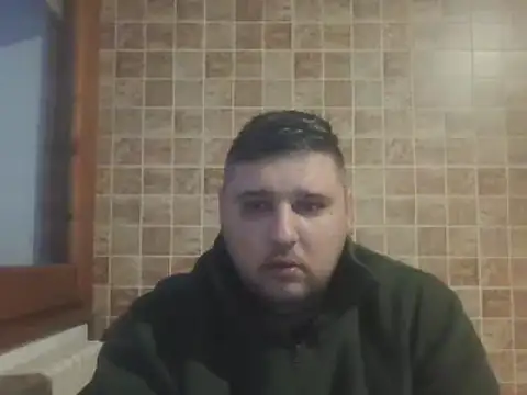 Snapshot of _revianzip1 chatting on 12.26.24  revianzip1 online show from 12.26.24