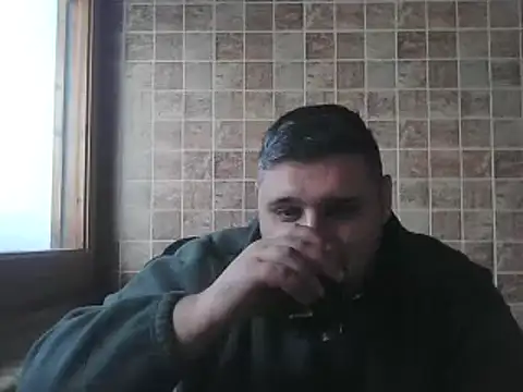 Snapshot of _revianzip1 chatting on 12.27.24  revianzip1 online show from 12.27.24