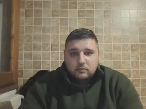 Snapshot of _revianzip1 chatting on 12.28.24  revianzip1 online show from 12.28.24