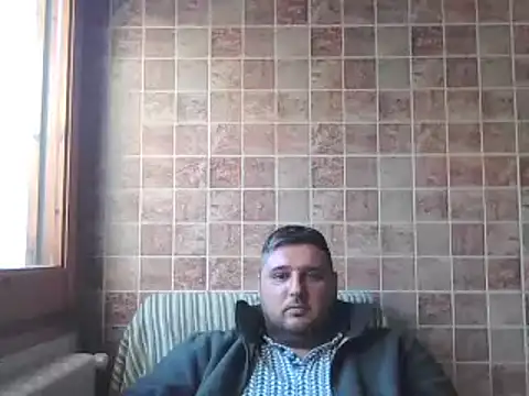 Snapshot of _revianzip1 chatting on 12.31.24  revianzip1 online show from 12.31.24