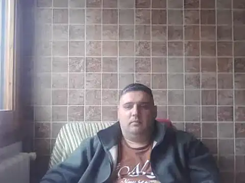 Snapshot of _revianzip1 chatting on 01.08.25  revianzip1 online show from 01.08.25