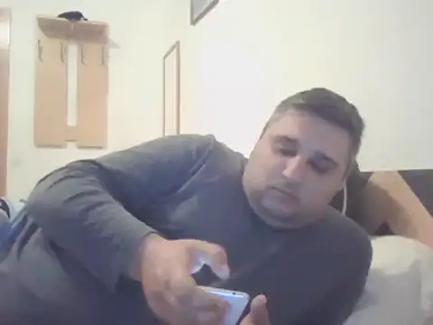 Snapshot of _revianzip1 chatting on 02.14.25  revianzip1 online show from 02.14.25