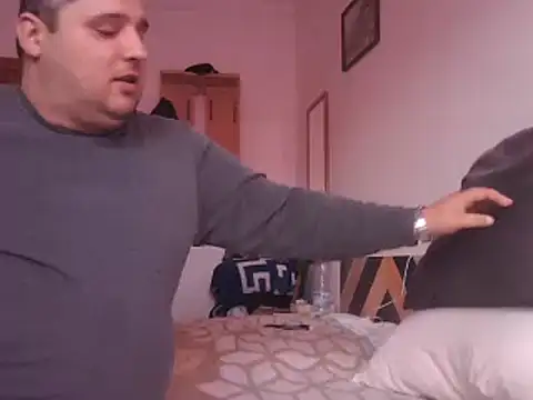 Snapshot of _revianzip1 chatting on 02.15.25  revianzip1 online show from 02.15.25