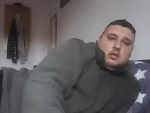 Snapshot of _revianzip1 chatting on 02.19.25  revianzip1 online show from 02.19.25