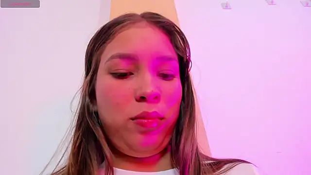 Snapshot of HaleyAmaya chatting on 06.14.26 HaleyAmaya online show from 06.14.26