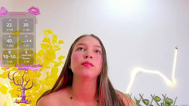 Snapshot of HaleyAmaya chatting on 06.22.26 HaleyAmaya online show from 06.22.26