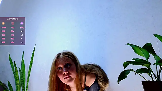 Snapshot of WiloneEsse chatting on 02.04.25 WiloneEsse online show from 02.04.25