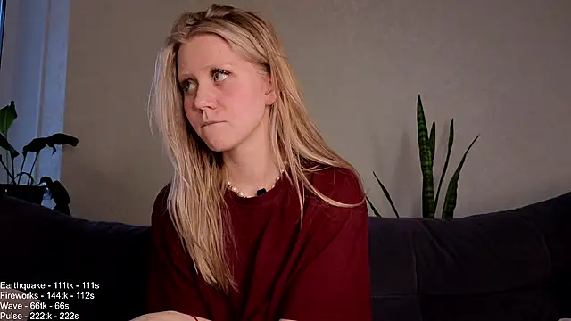 Snapshot of WiloneEsse chatting on 02.23.25 WiloneEsse online show from 02.23.25