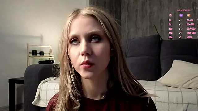 Snapshot of WiloneEsse chatting on 03.09.25 WiloneEsse online show from 03.09.25