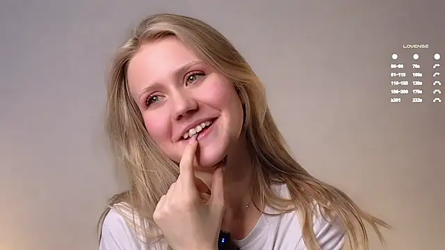 Snapshot of WiloneEsse chatting on 03.11.25 WiloneEsse online show from 03.11.25