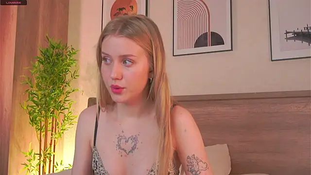 Snapshot of WiloneEsse chatting on 01.14.26 WiloneEsse online show from 01.14.26