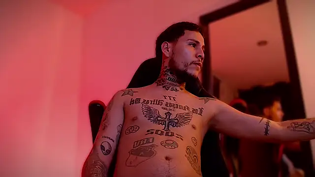 Snapshot of Junihn0 chatting on 09.11.25 Junihn0 online show from 09.11.25