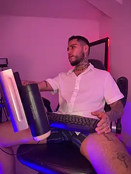 Junihn0 online show from 12.16.25