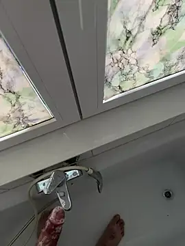 Snapshot of Loco42- chatting on 12.16.24 Loco42- online show from 12.16.24