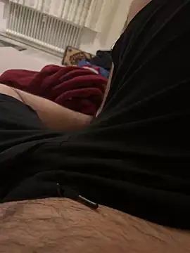 Snapshot of Loco42- chatting on 12.25.24 Loco42- online show from 12.25.24