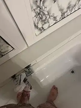 Snapshot of Loco42- chatting on 03.21.25 Loco42- online show from 03.21.25