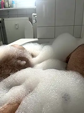 Snapshot of Loco42- chatting on 09.10.25 Loco42- online show from 09.10.25