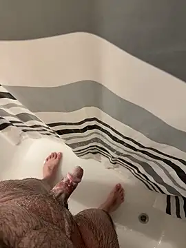 Snapshot of Loco42- chatting on 12.04.25 Loco42- online show from 12.04.25