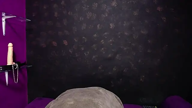 Snapshot of Sadie_Queen chatting on 12.16.24 Sadie Queen online show from 12.16.24